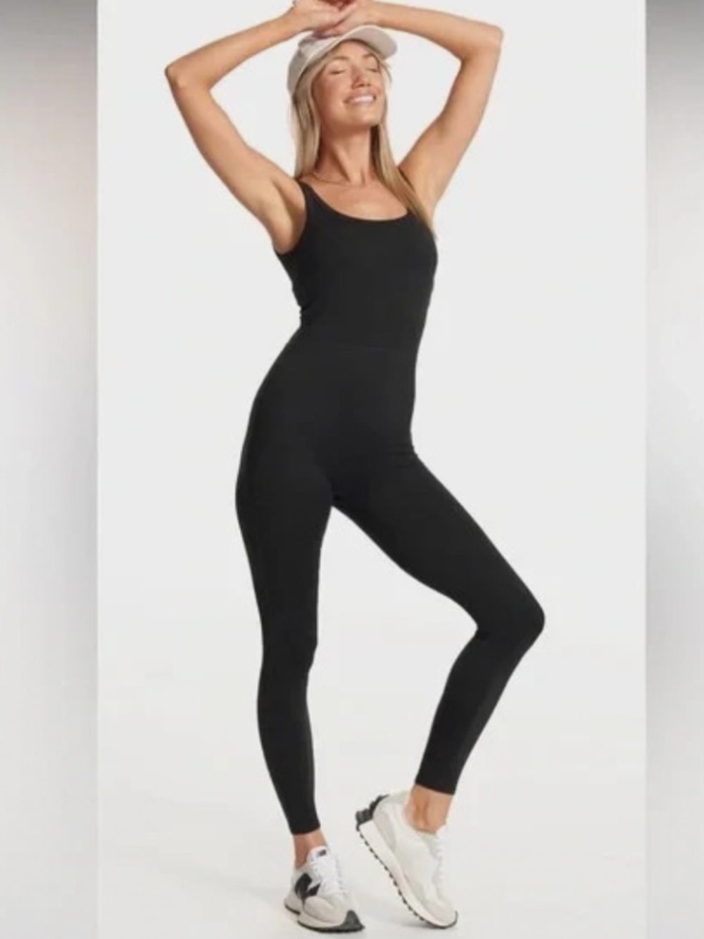Vuori Halo Essential Jumpsuit Black Heather M